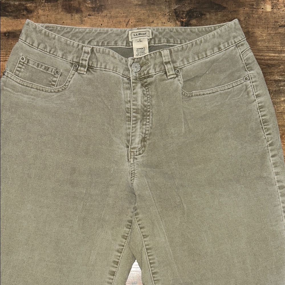 L.L. Bean womans Green Jeans size 8 tall